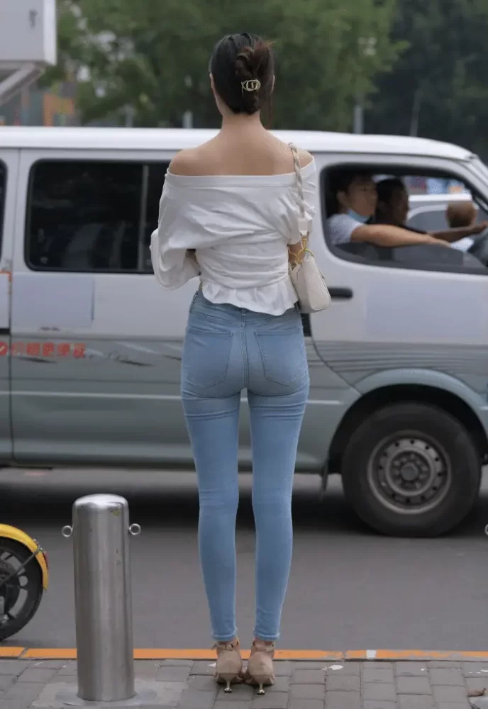 紧身牛仔裤优雅小女人J2238 322P1V-14.1GB-花间社