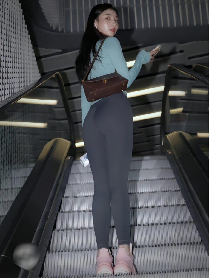 晚上逛商场的瑜伽裤漂亮女孩J2244 225P2V-15.1GB-花间社