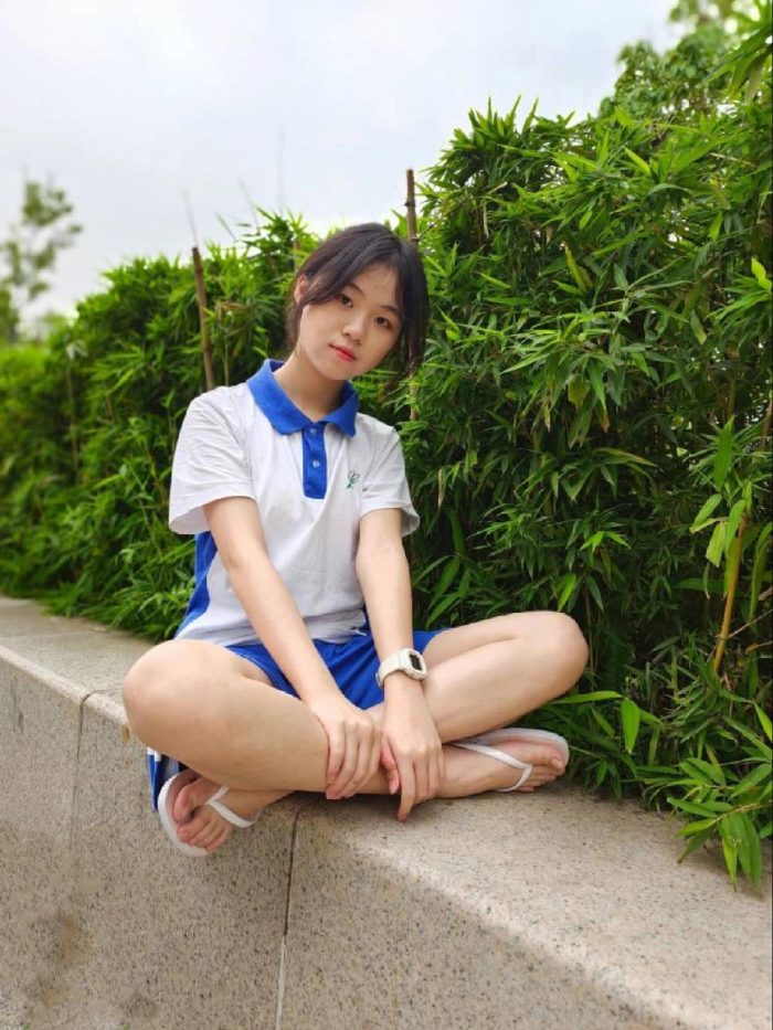 穿校服非常清纯的小姑娘【49P】20003-花间社