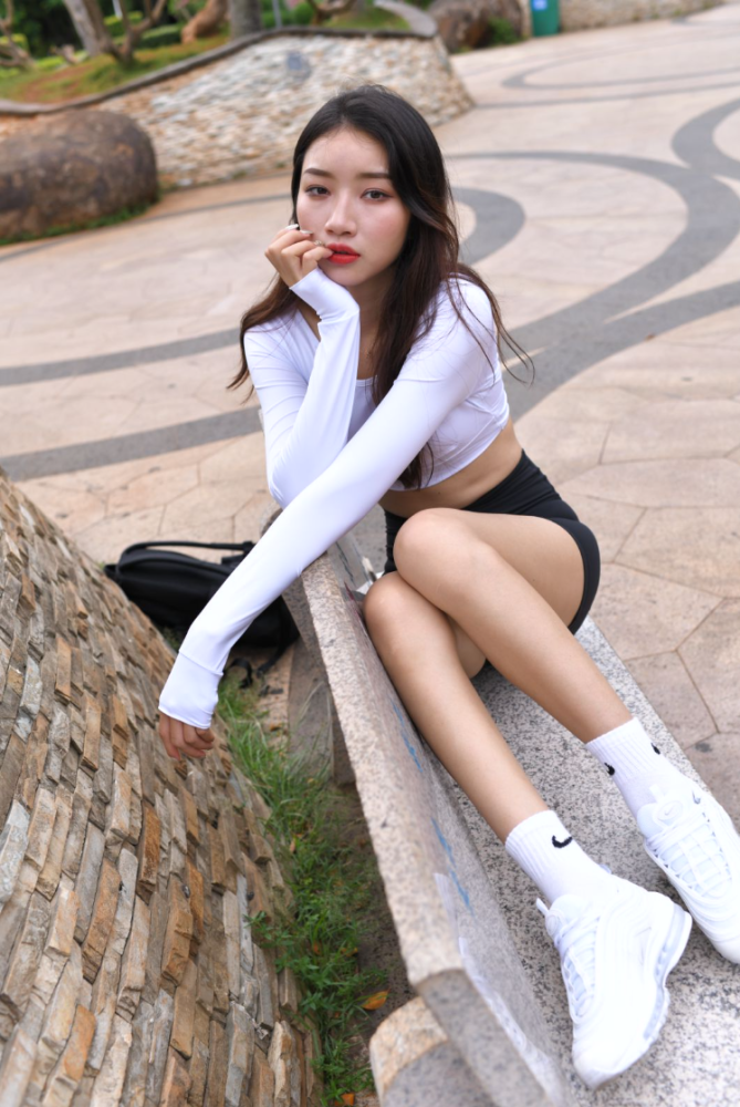 白衣瑜伽短裤运动小姐姐 - J1160【229P】-花间社