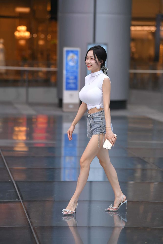 凹凸曲线 + 逆天大长腿+人间胸器小姐姐 -P5008【160P】-花间社