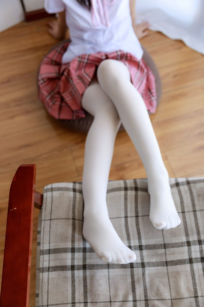 制服妹纸长白丝袜脚 -PZ004301【98P】-花间社