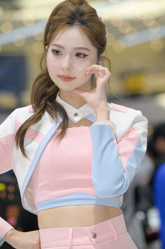 可爱姑娘美腿 - J10054【78P-1.64GB】-花间社